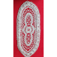 Ovaal kanten kleedje, handgemaakt